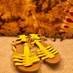 Sandals / flats